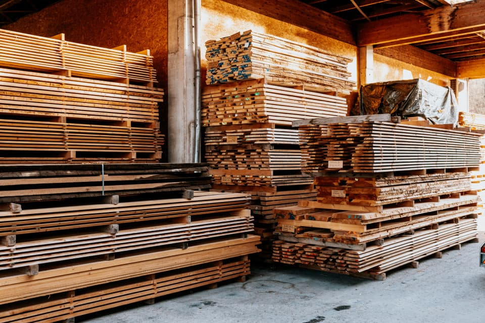 VERANTWORTLICHE/R SCHREINER/IN FÜR MASSIVHOLZZUSCHNITT UND HOLZEINKAUF