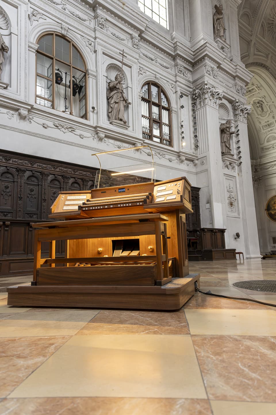 St. Michael, München - Chororgel (22/II)